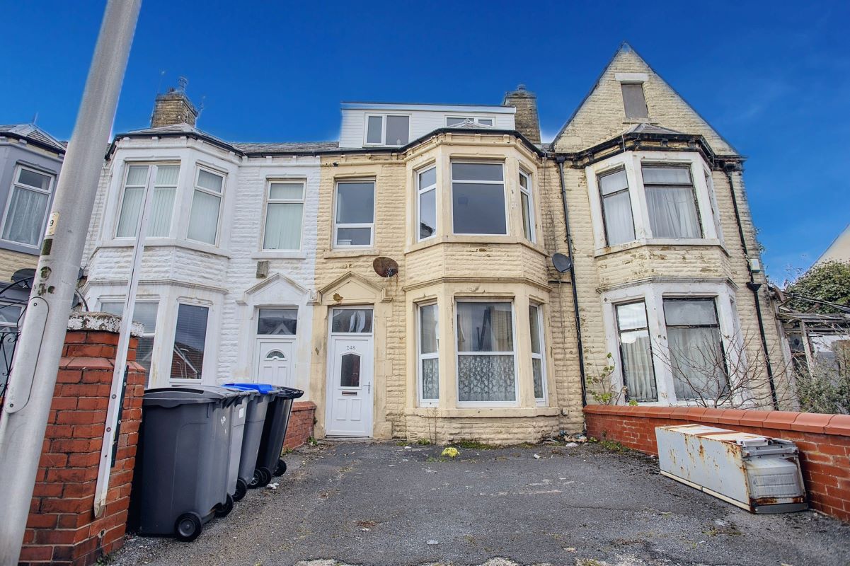 Property for Auction in South Yorkshire - First Floor Flat 248 Waterloo Road, Blackpool, Lancashire, FY4 3AE