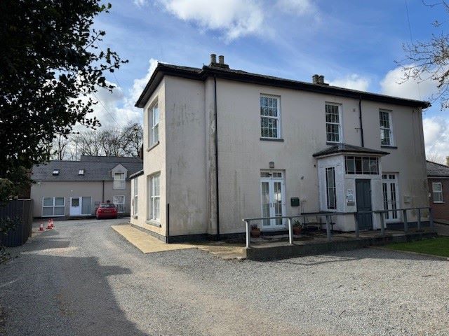 Property for Auction in East Anglia - Flat 3, Sudeley House 7 Wharf Street, Spalding, Lincolnshire, PE12 9GY