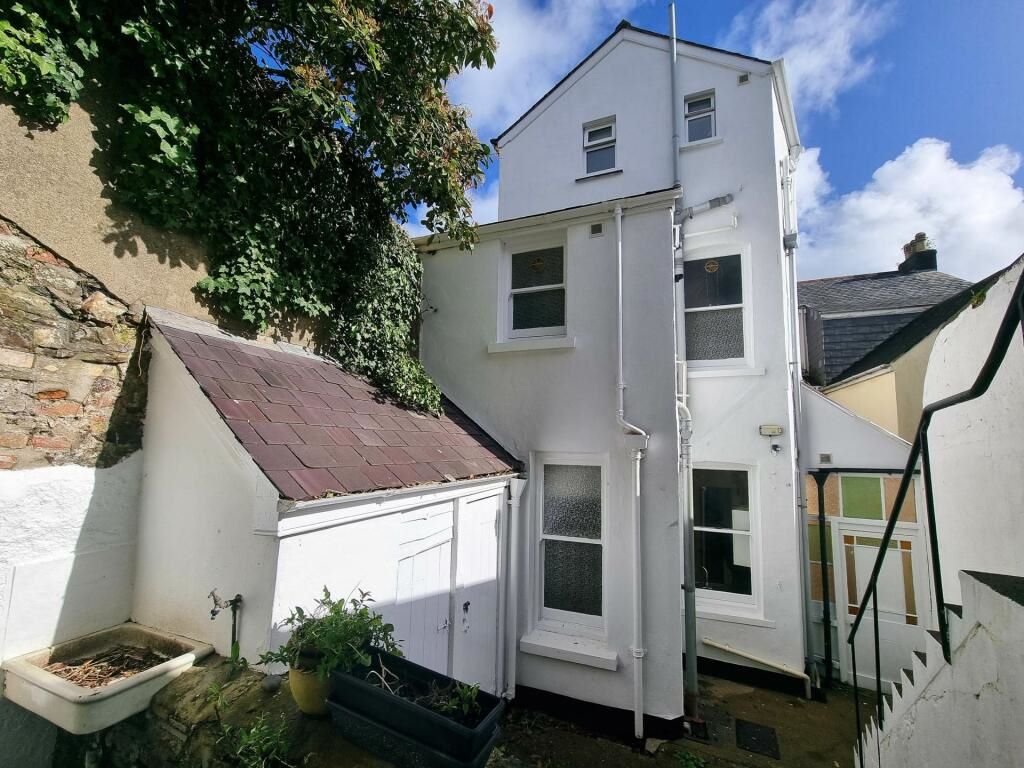 Silvester House, 15 Buttgarden Street, Bideford, Devon, EX39 2AU