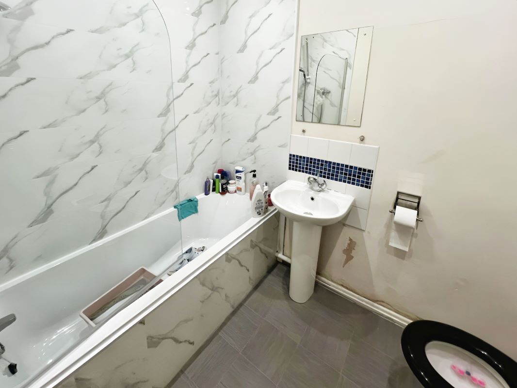 Flat 2 15 Albany Road, Earlsdon, Coventry, West Midlands, CV5 6JQ