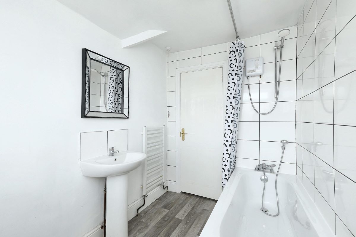 57 Royds Crescent Rhodesia, Worksop, Nottinghamshire, S80 3HG