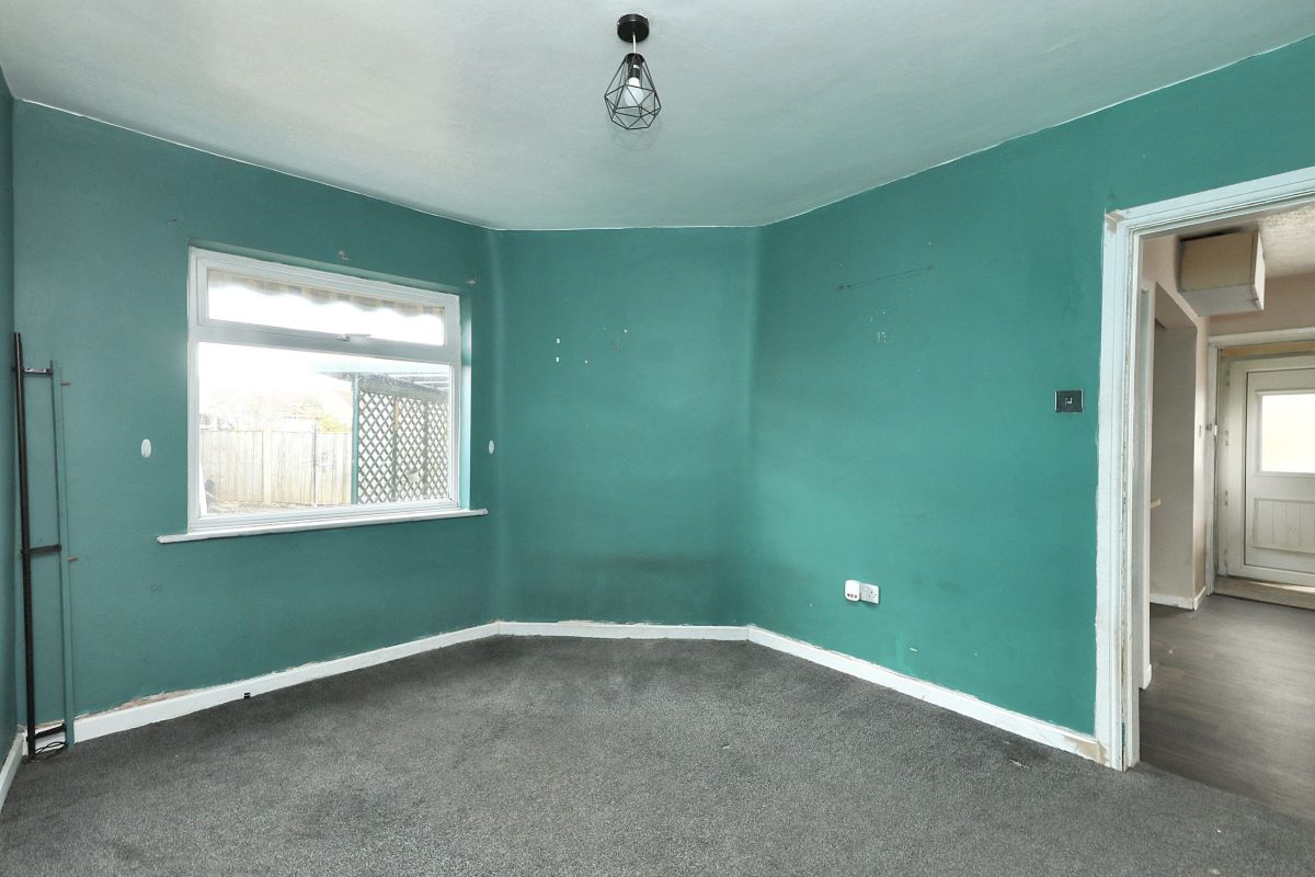 57 Royds Crescent Rhodesia, Worksop, Nottinghamshire, S80 3HG