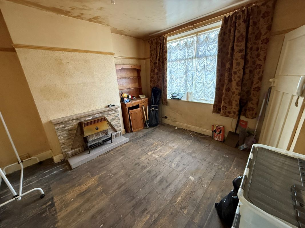 24 Reeves Avenue, Newcastle, Staffordshire, ST5 9LG