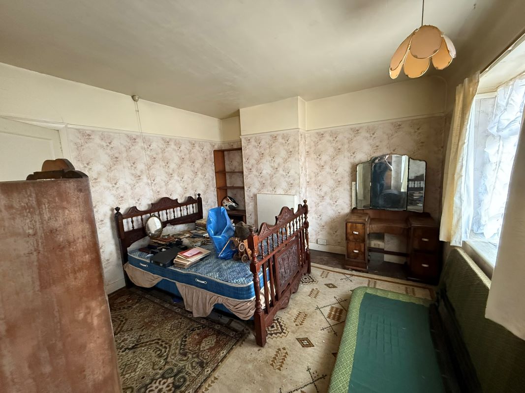 24 Reeves Avenue, Newcastle, Staffordshire, ST5 9LG