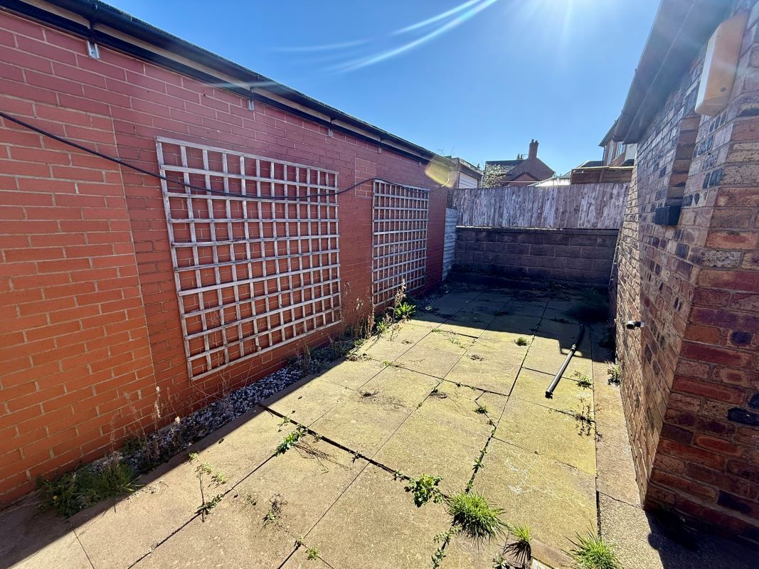 4 Felstead Street, Stoke-On-Trent, Staffordshire, ST2 7HJ