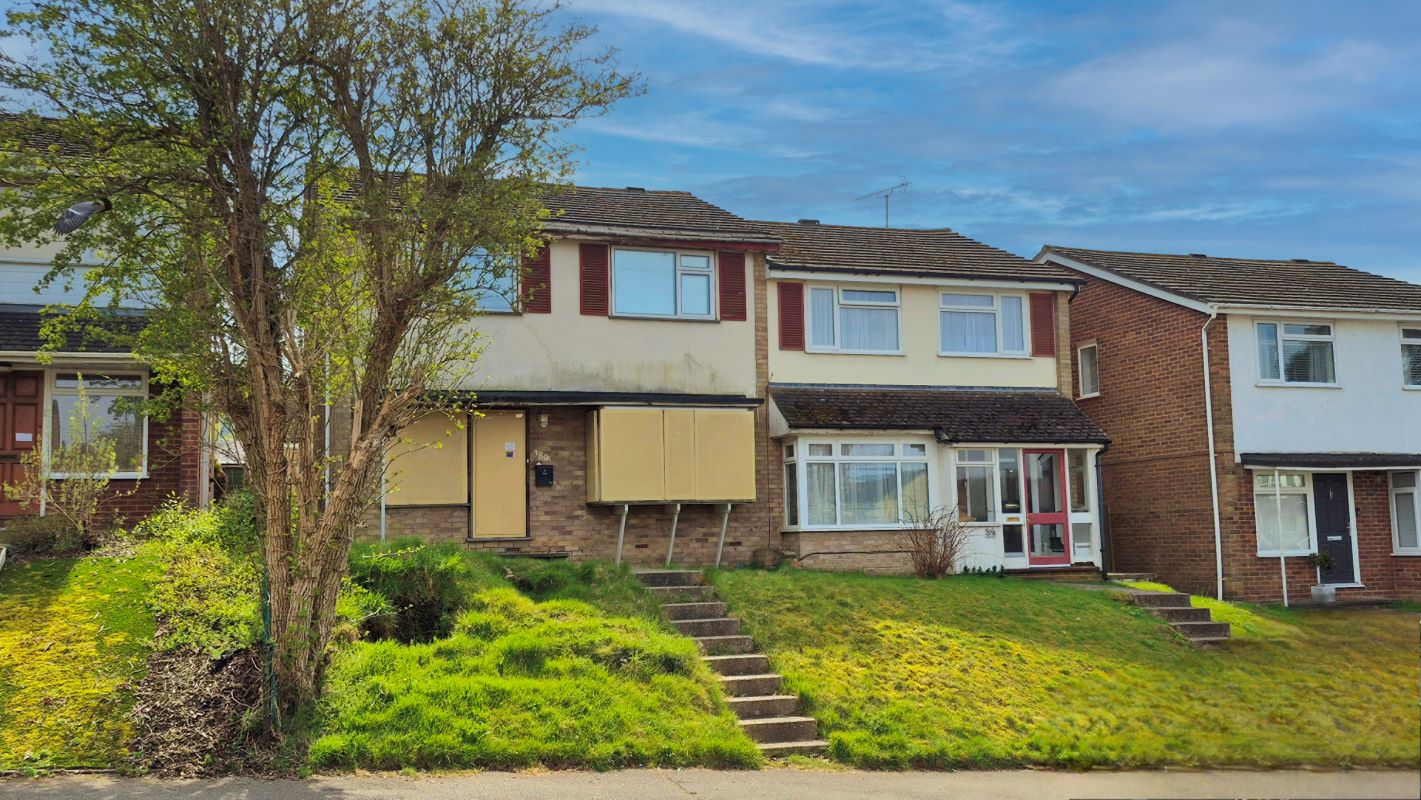 Property for Auction in Bedfordshire and Buckinghamshire - 380 Long Chaulden, Hemel Hempstead, Hertfordshire, HP1 2NT