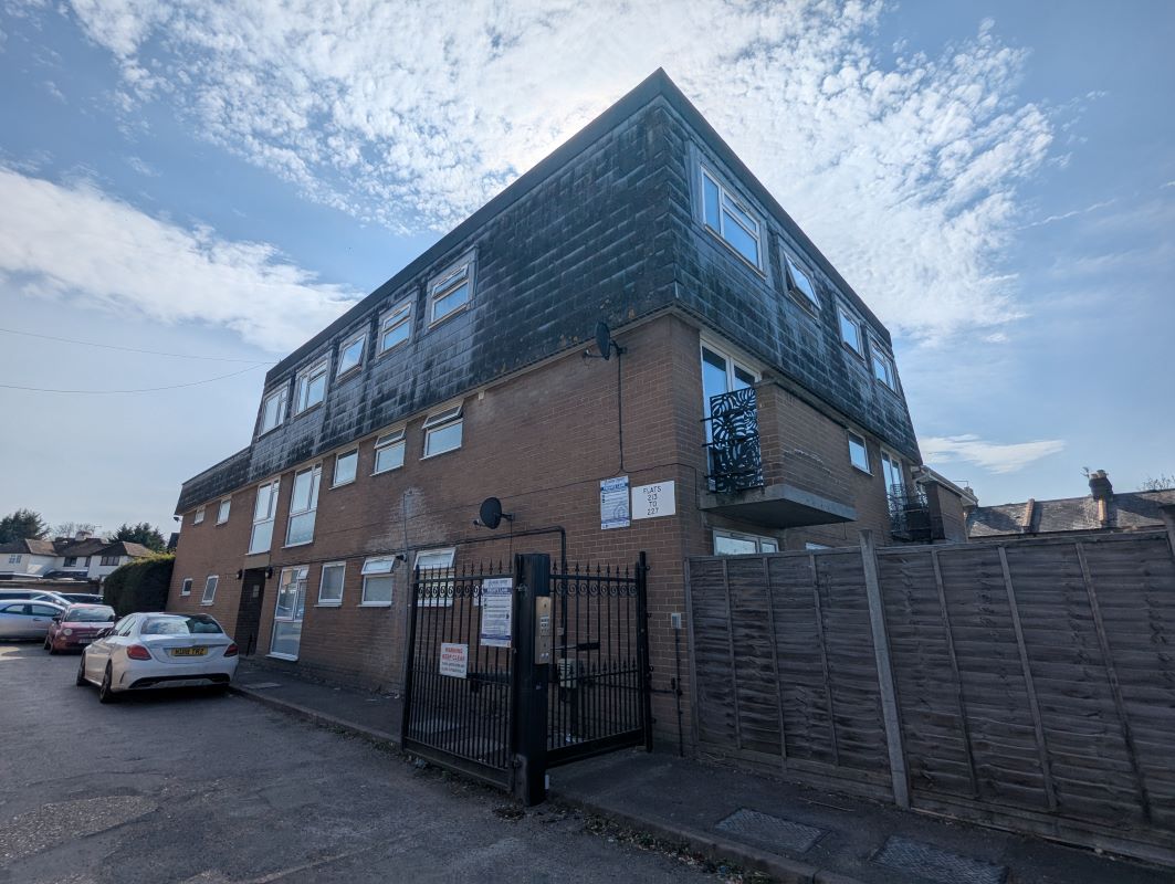 Property for Auction in Kent - 219 Dedworth Road, Windsor, Berkshire, SL4 4JW