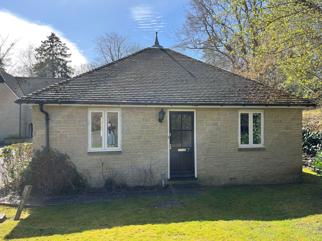 Property for Auction in South West - 7 Dorchester Close Headington, Oxford, Oxfordshire, OX3 8SS