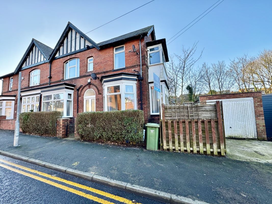 Property for Auction in North East - 34 Manor Road, Scarborough, North Yorkshire, YO12 7RT
