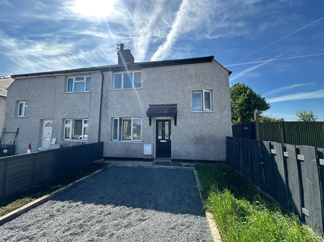 Property for Auction in Lincolnshire - 25 Hampton Road Dunscroft, Doncaster, South Yorkshire, DN7 4AG
