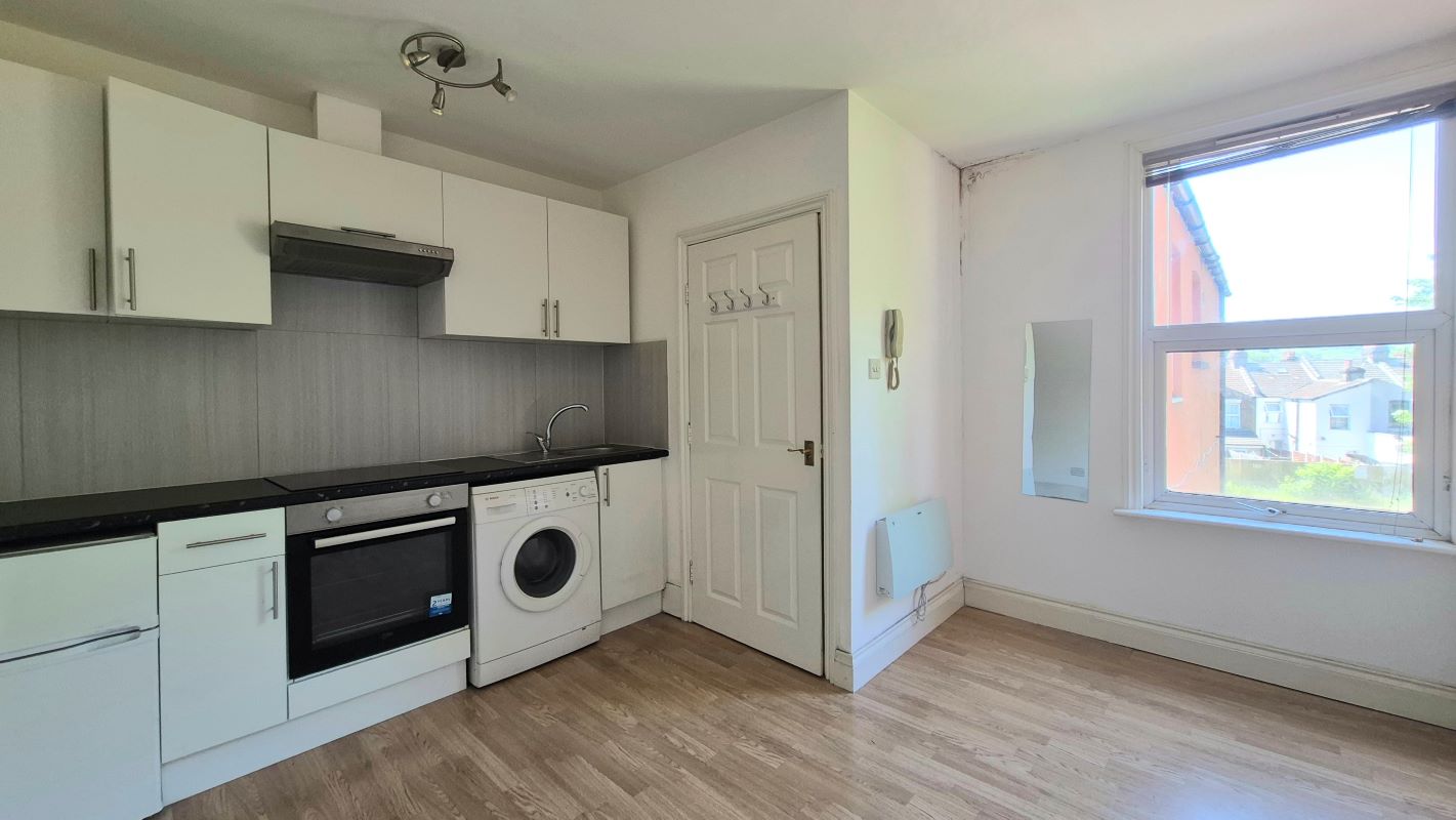 Flat 7 23-25 Biscot Road, Luton, Bedfordshire, LU3 1AH