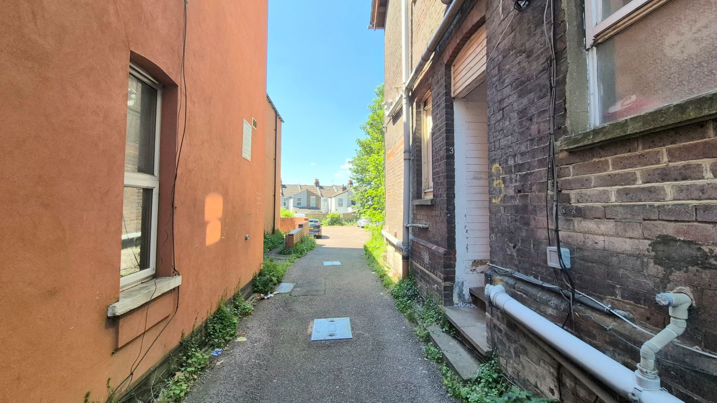 Flat 7 23-25 Biscot Road, Luton, Bedfordshire, LU3 1AH