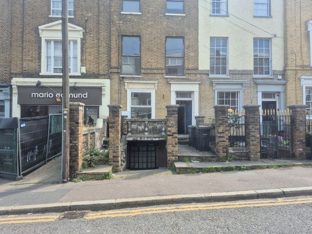 Property for Auction in Kent - 65C Windmill Street, Gravesend, Kent, DA12 1BJ