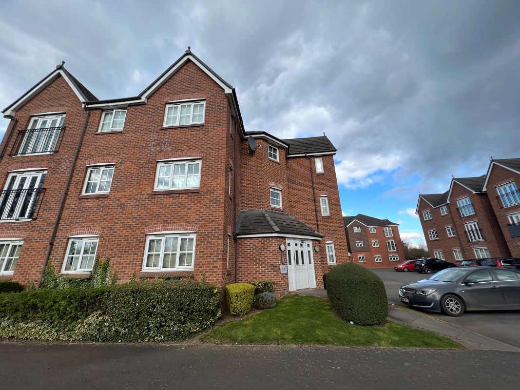 Property for Auction in Nottinghamshire & Derby - Flat 3 Hendeley Court, Burton-On-Trent, Staffordshire, DE14 2BH