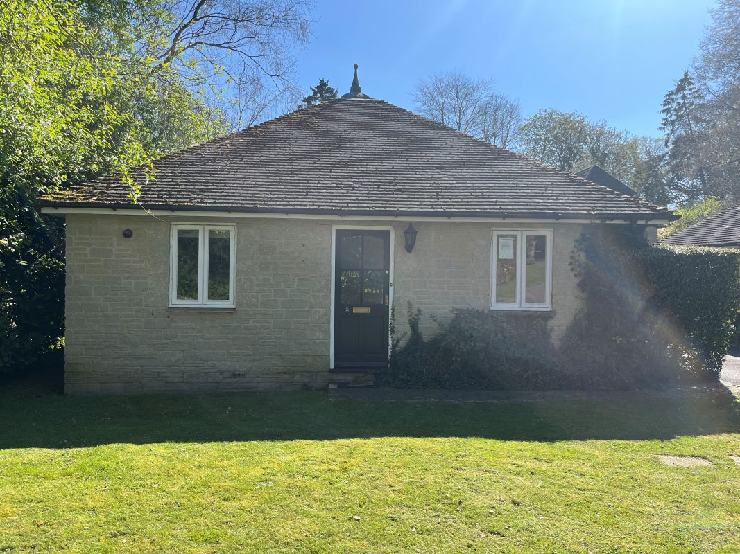 Property for Auction in South West - 8 Dorchester Close, Headington, Oxford, Oxfordshire, OX3 8SS