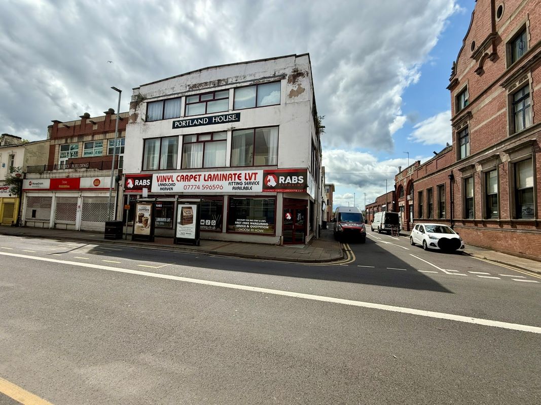 3 Storey Mixed Use Building for Auction