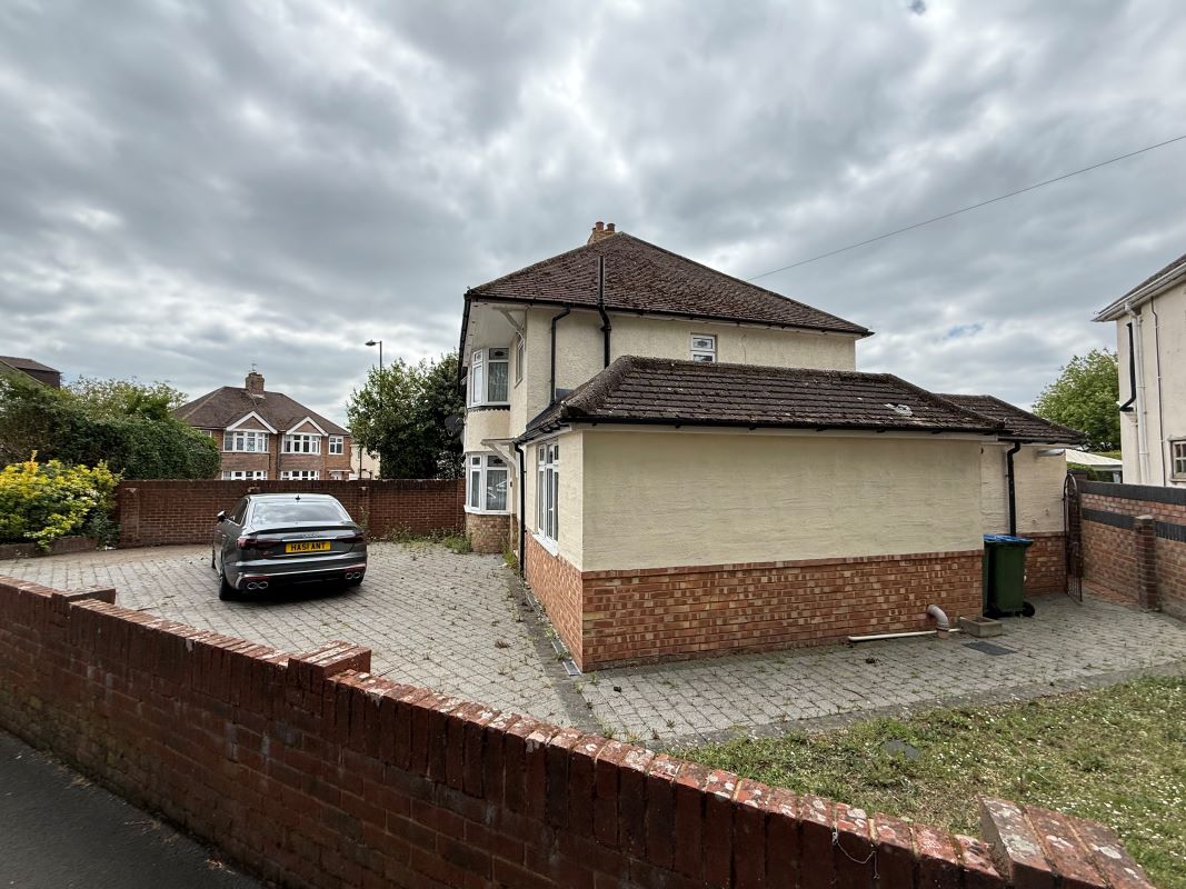 Property for Auction in Sussex & Hampshire - 52 Cleethorpes Road, Southampton, Hampshire, SO19 8AQ