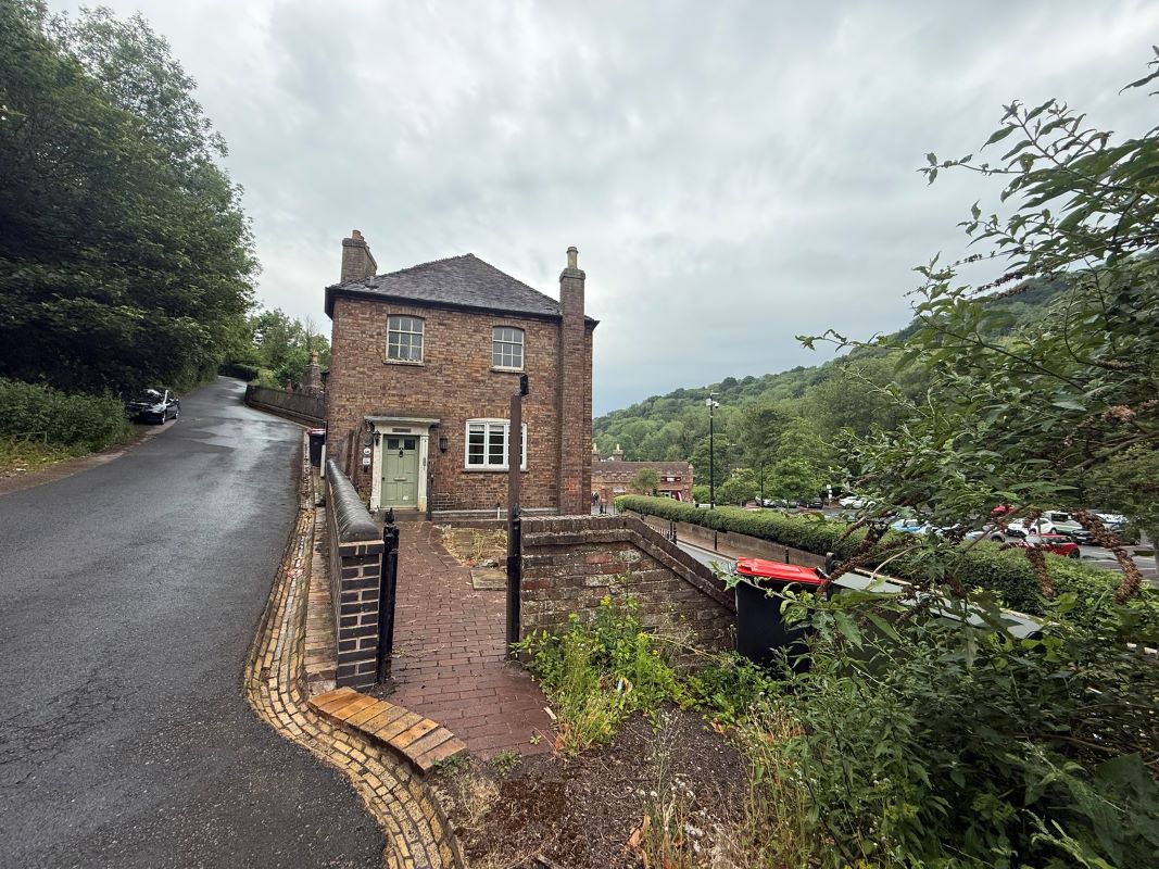 Flat 2, Old Rodney The Wharfage, Telford, Shropshire, TF8 7NH