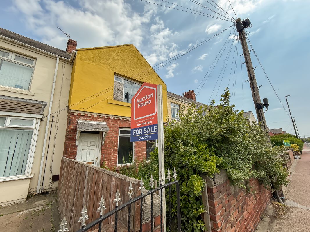 Property for Auction in North East - 6 South Hetton Road Easington Lane, Houghton le Spring, Tyne And Wear, DH5 0LG