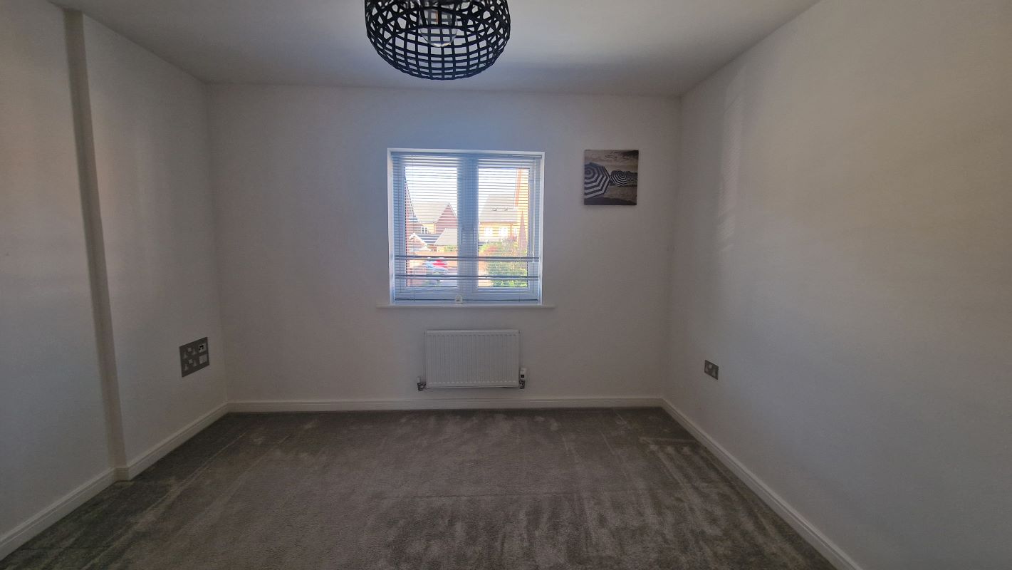 68 The Coach Road, Basingstoke, Hampshire, RG23 7FY