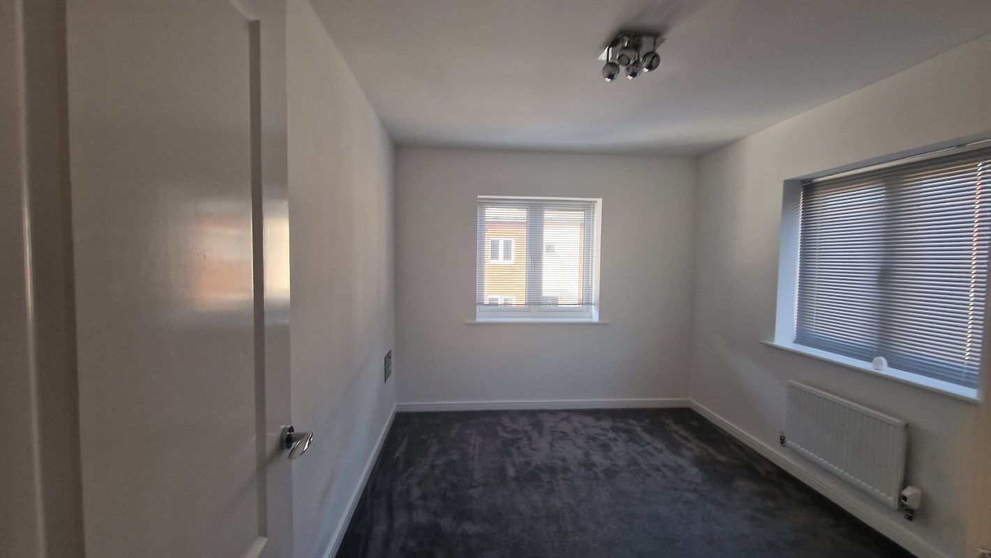 68 The Coach Road, Basingstoke, Hampshire, RG23 7FY