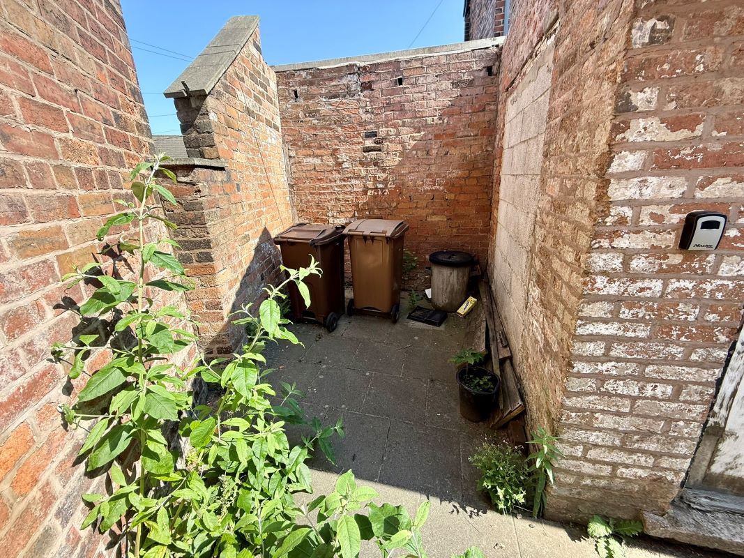 33 Meir Road, Stoke-On-Trent, Staffordshire, ST3 7HX