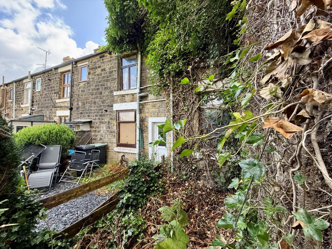 9 Queen Street, Glossop, Derbyshire, SK13 8EL