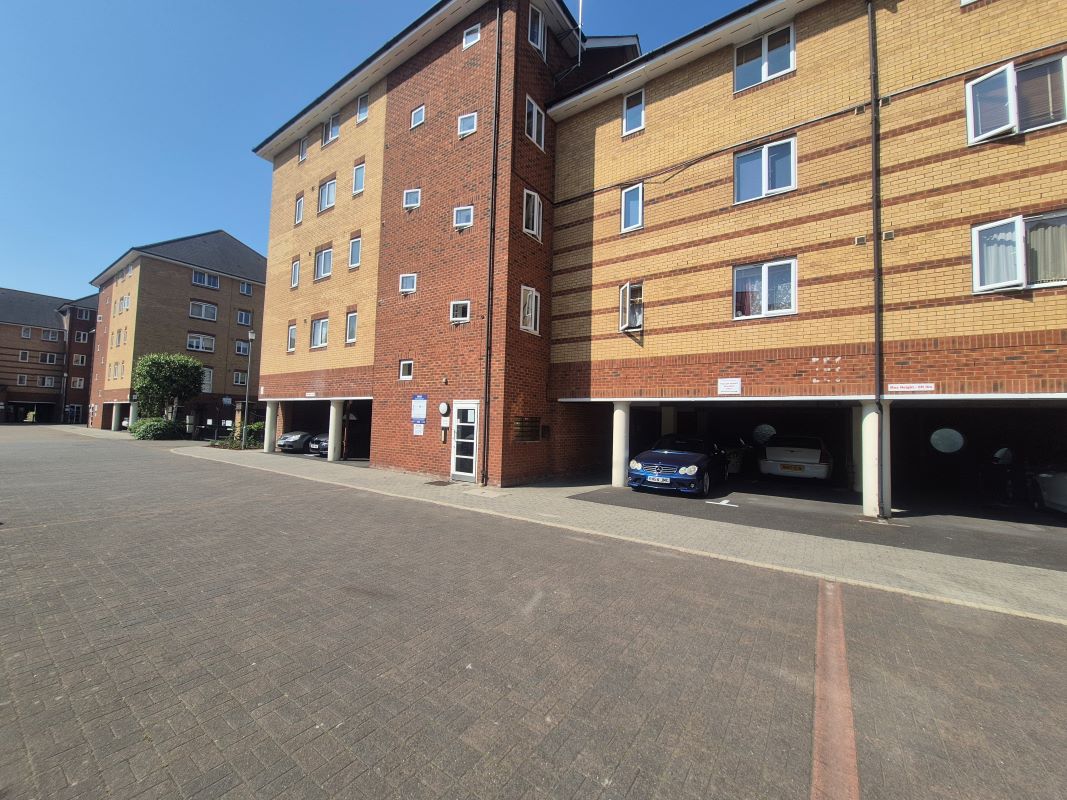 Property for Auction in Kent - Flat 11 Scotney Gardens, Maidstone, Kent, ME16 0GR