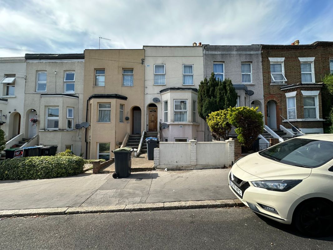 Property for Auction in London - 157 Moffat Road, Thornton Heath, Surrey, CR7 8PZ