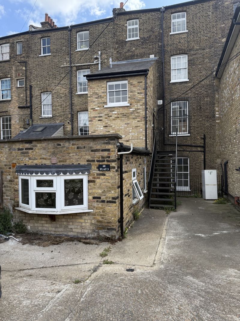 Property for Auction in Kent - Flat 3 60 West Crescent Road, Gravesend, Kent, DA12 2AB
