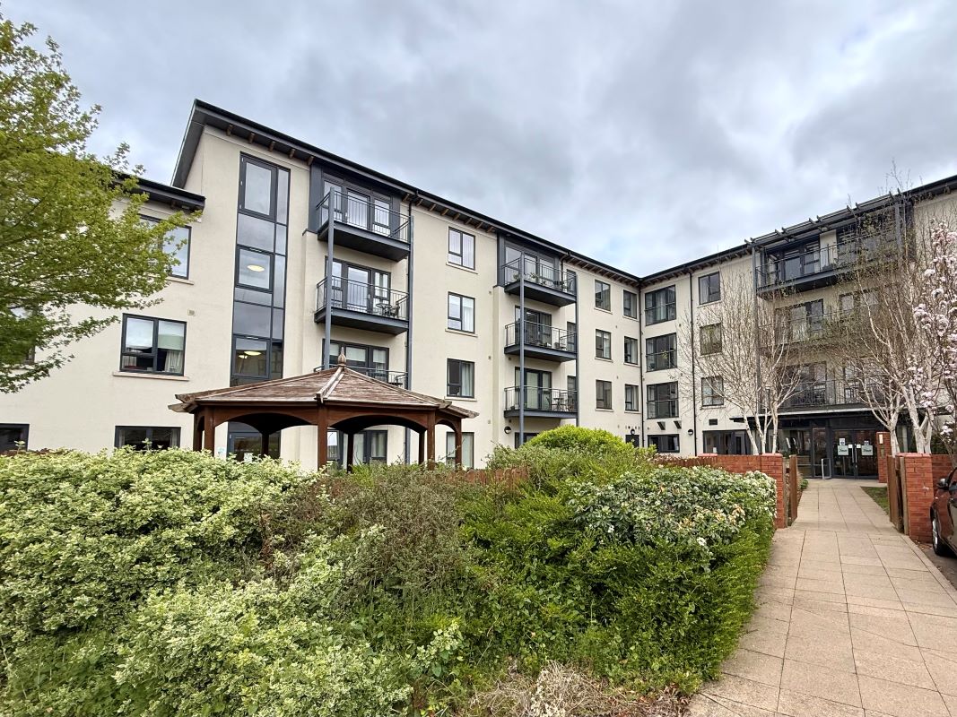Property for Auction in Cheshire, Staffordshire & Shropshire - 34 the Windings Cable Drive, Frodsham, Cheshire, WA6 0FP