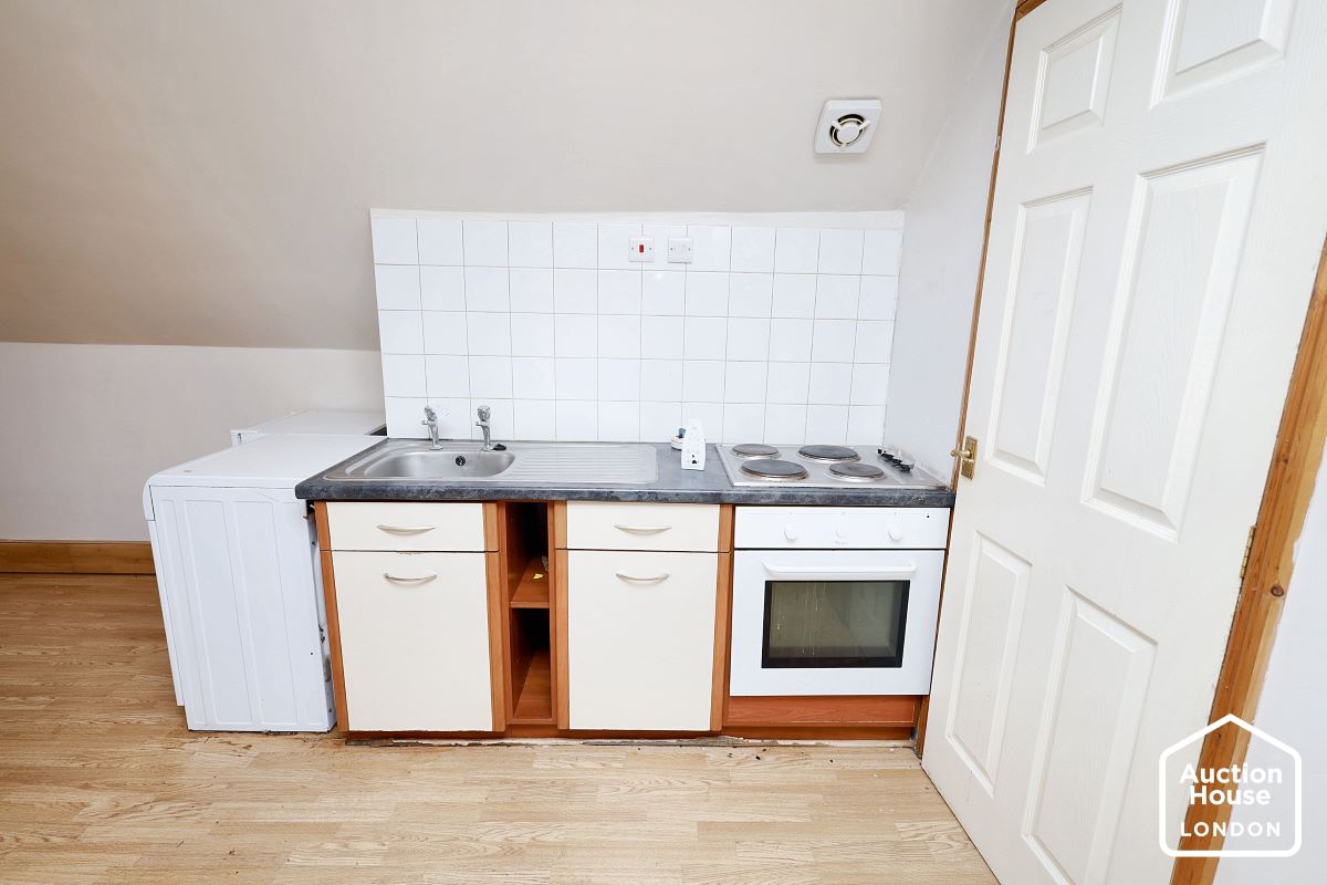 Apartment 12 23-25 Biscot Road, Luton, Bedfordshire, LU3 1AH