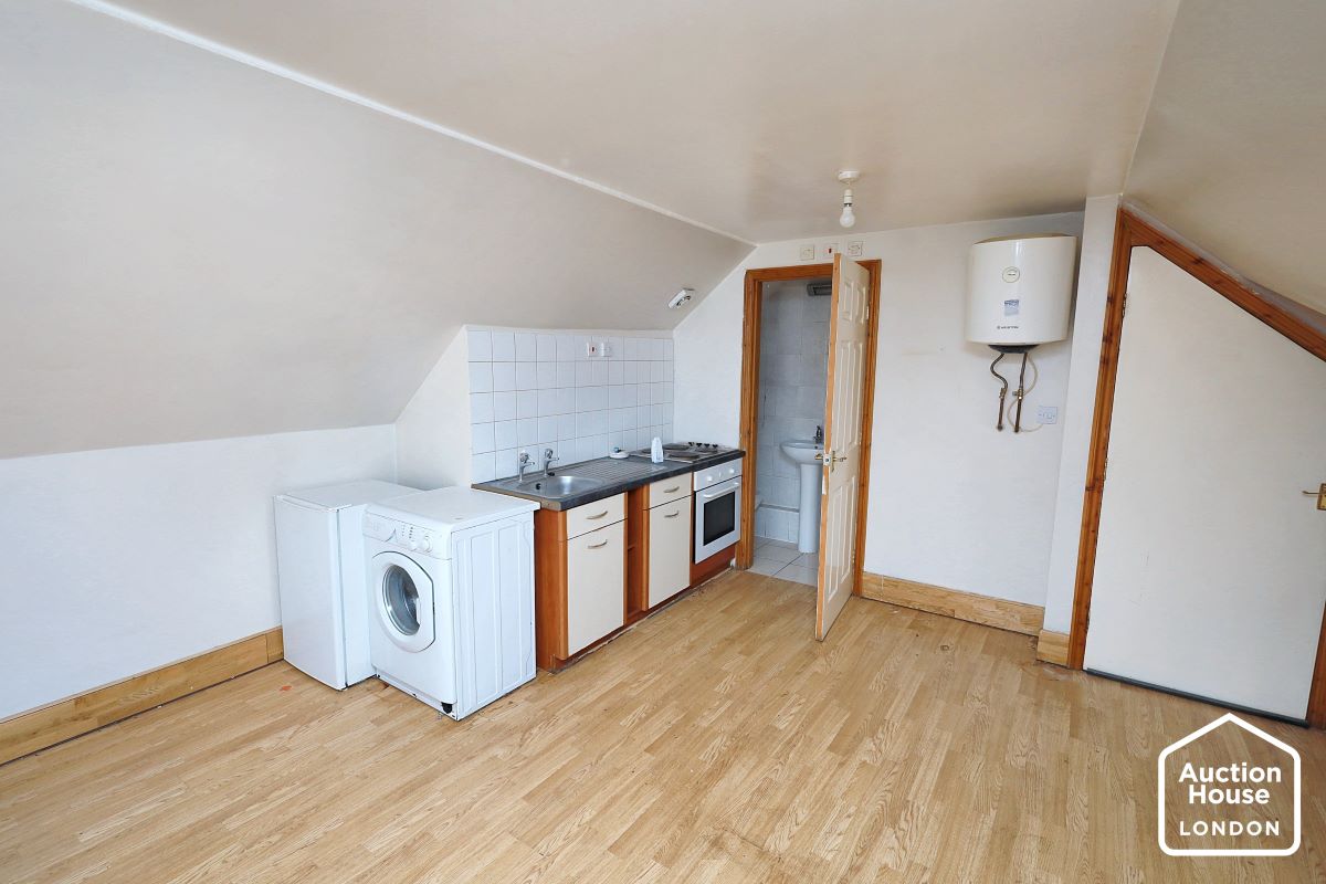 Apartment 12 23-25 Biscot Road, Luton, Bedfordshire, LU3 1AH