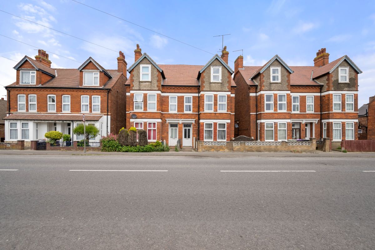 Property for Auction in Lincolnshire - 98 Wainfleet Road, Skegness, Lincolnshire, PE25 3RQ