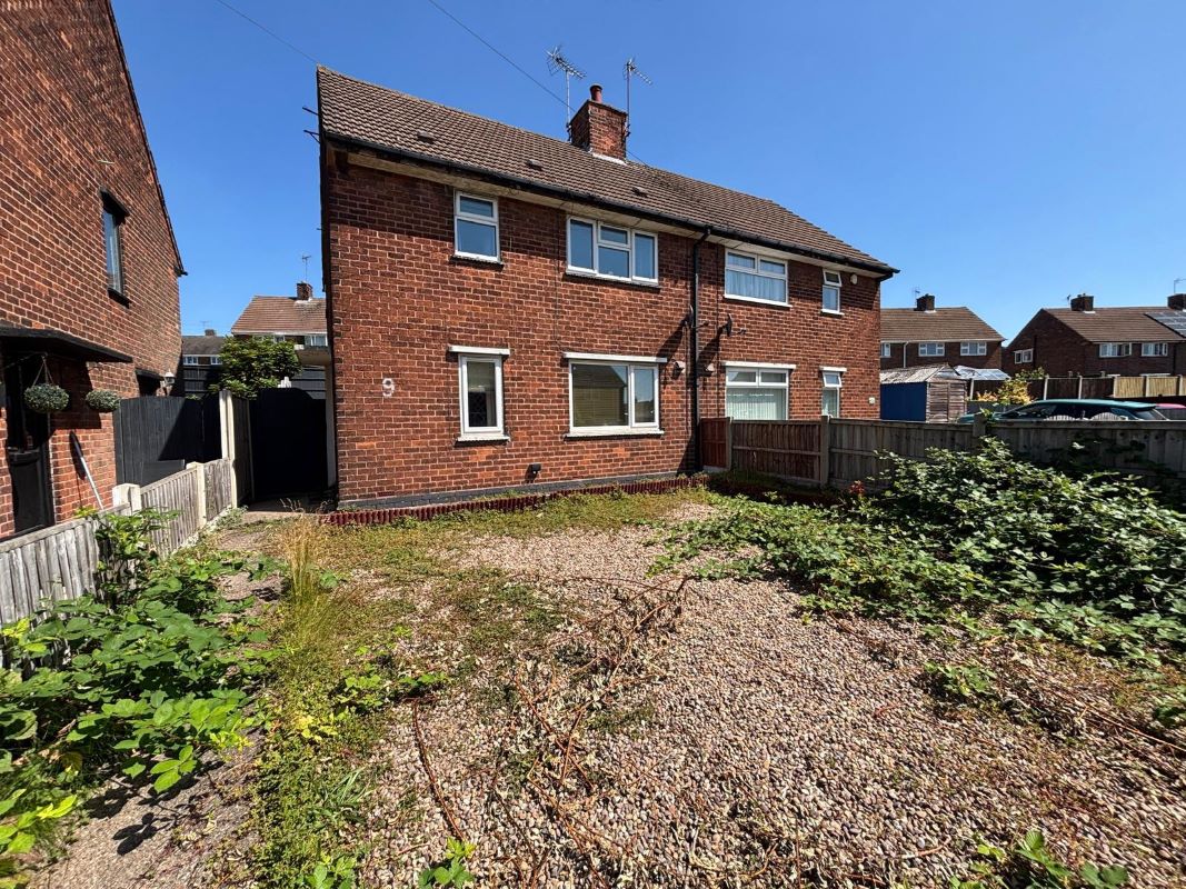 Property for Auction in Lincolnshire - 9 Oak Avenue Shirebrook, Mansfield, Nottinghamshire, NG20 8NR