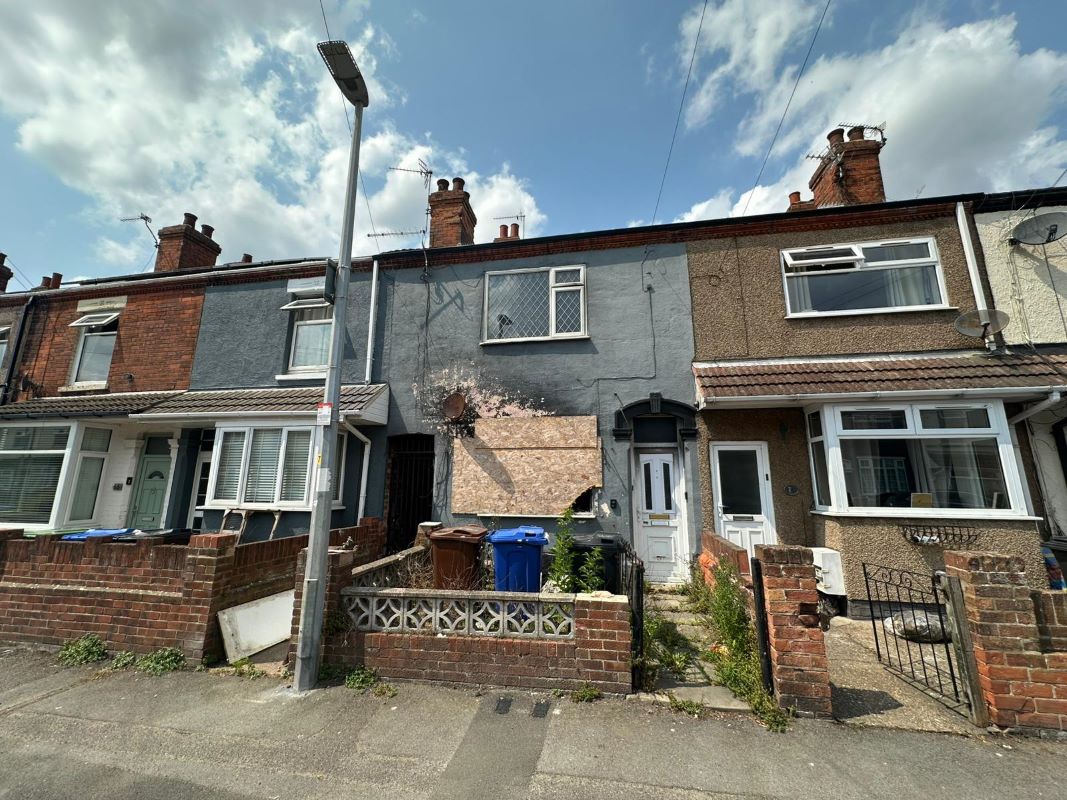Property for Auction in Lincolnshire - 69 Neville Street, Cleethorpes, South Humberside, DN35 7PZ