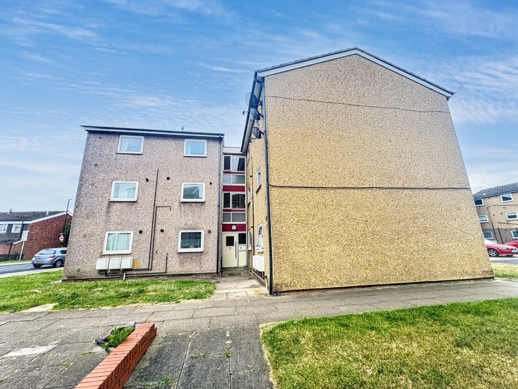 Property for Auction in South Yorkshire - Apartment 48 Bodiam Way, Grimsby, South Humberside, DN32 7ED