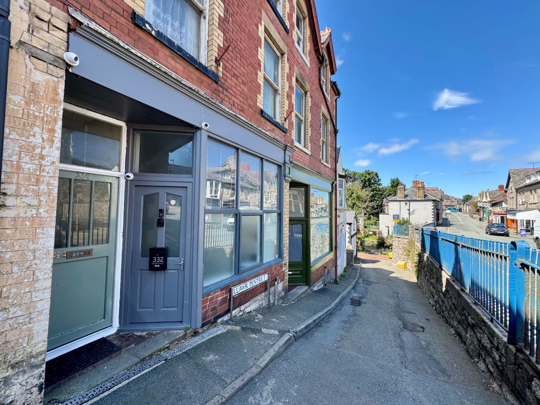 Property for Auction in Wales - 332 Abergele Road Old Colwyn, Colwyn Bay, Clwyd, LL29 9LP