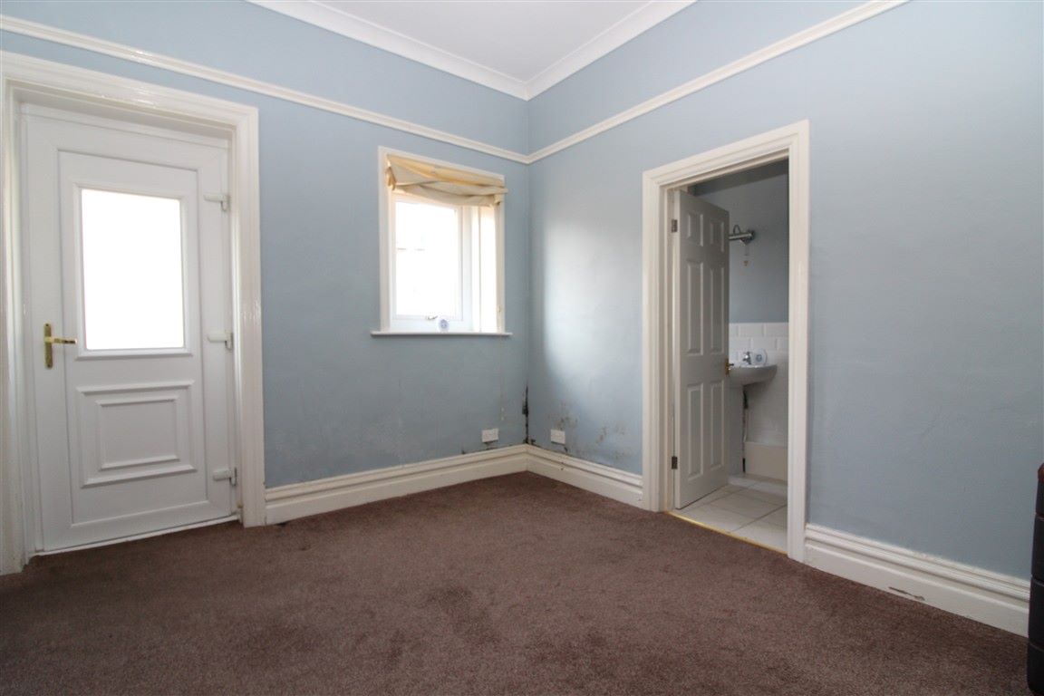 50 East Beach, Lytham St. Annes, Lancashire, FY8 5EY