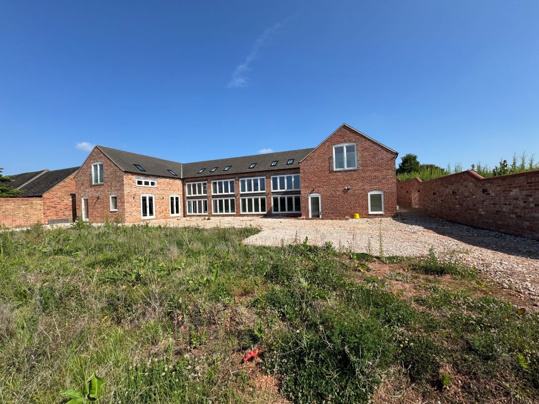 Property for Auction in Birmingham - The Burrow Drakelow Road, Swadlincote, Derbyshire, DE12 8NB