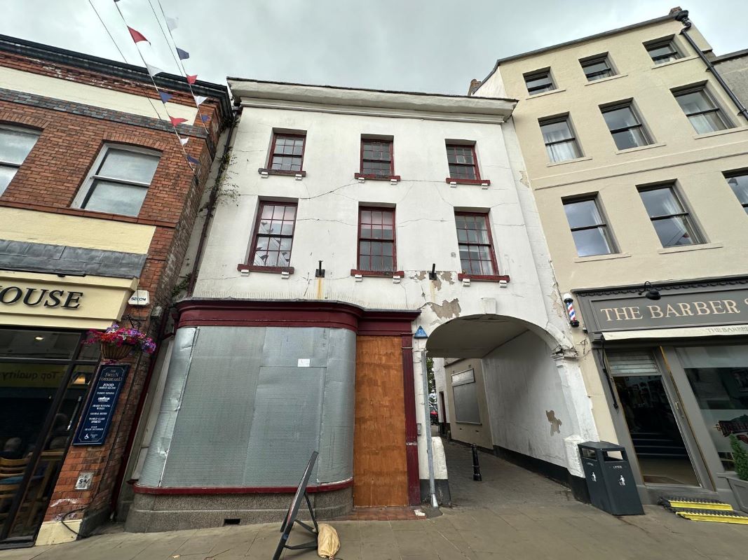 Property for Auction in Lincolnshire - 18 Silver Street, Gainsborough, Lincolnshire, DN21 2DP
