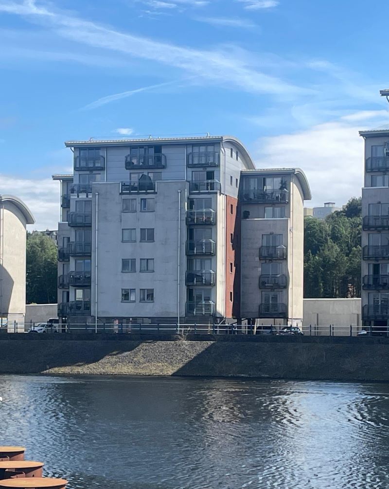 Property for Auction in Wales - 1 TY Westonia Pierhead View, Penarth, Vale of Glamorgan, CF64 1SJ