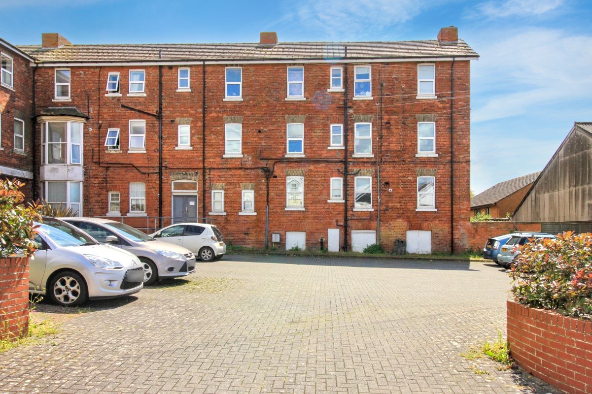 Property for Auction in Lincolnshire - 7a Sea View Mansions Sea View Road, Skegness, Lincolnshire, PE25 1BU