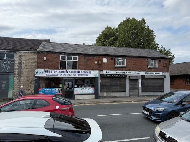 Property for Auction in North West - 832 - 834 Ormskirk Road Pemberton, Wigan, Lancashire, WN5 8EX