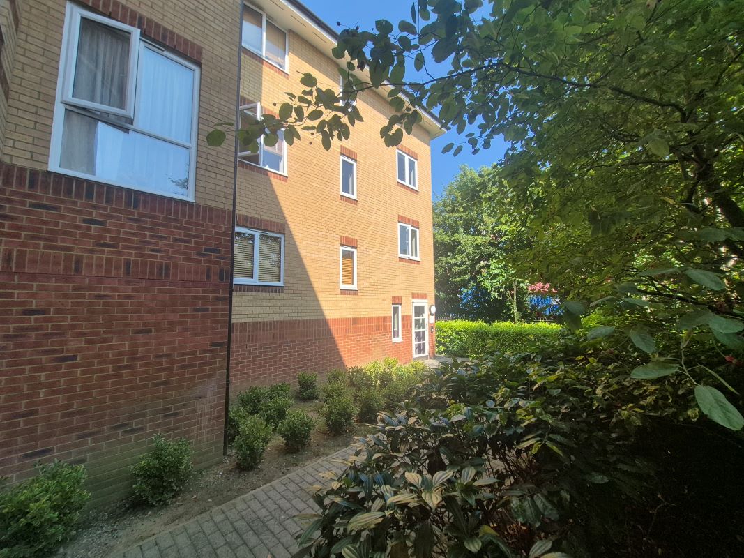 Property for Auction in Kent - Flat 29 Scotney Gardens, Maidstone, Kent, ME16 0GR
