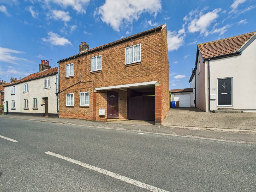 Property for Auction in Hull & East Yorkshire - 27A Tower Street, Flamborough, Bridlington, East Yorkshire, YO15 1PD