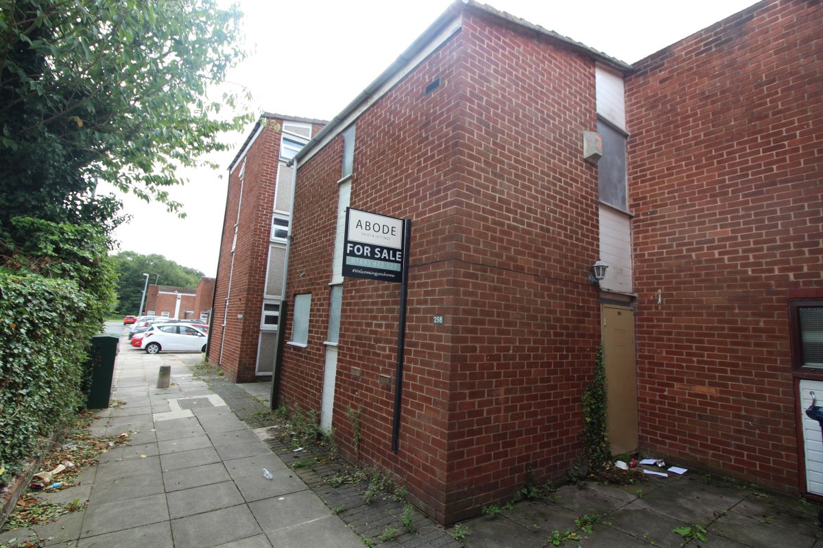 Property for Auction in North West - 258 Alderley, Skelmersdale, Lancashire, WN8 9NA