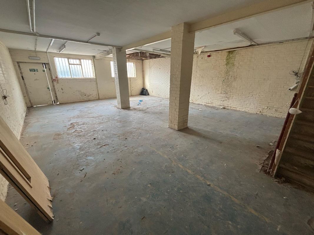 Cleethorpes, South Humberside, DN35 8HL - Online Auctions