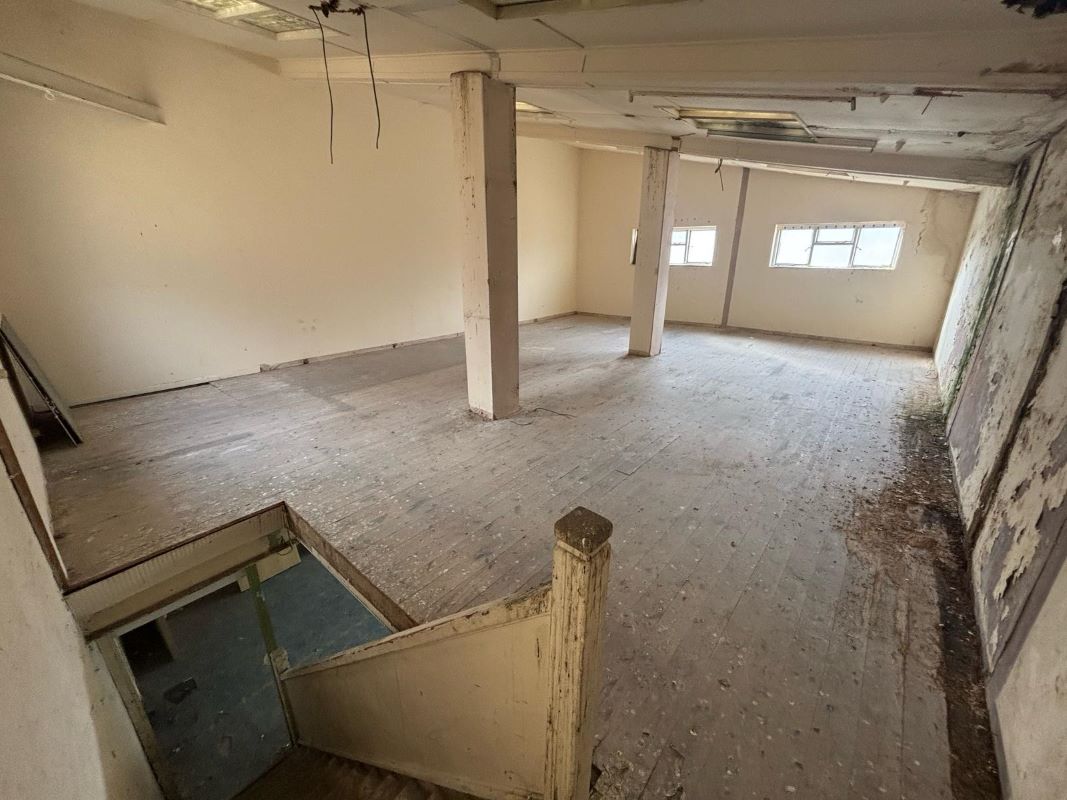 Cleethorpes, South Humberside, DN35 8HL - Online Auctions