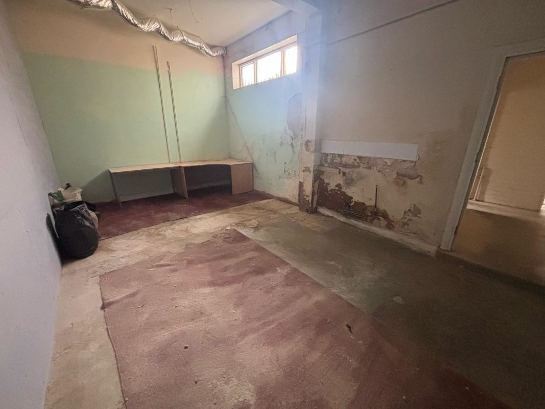 Cleethorpes, South Humberside, DN35 8HL - Online Auctions